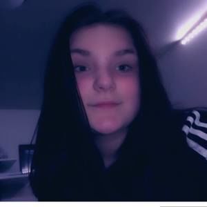 Meet your Posher, Chloe